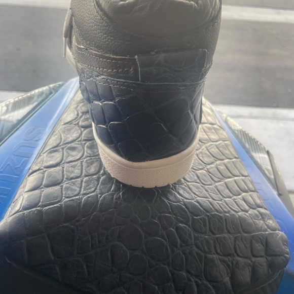 Handmade sneakers size 10 made from ostrich and crocodile - Picture 2 of 3